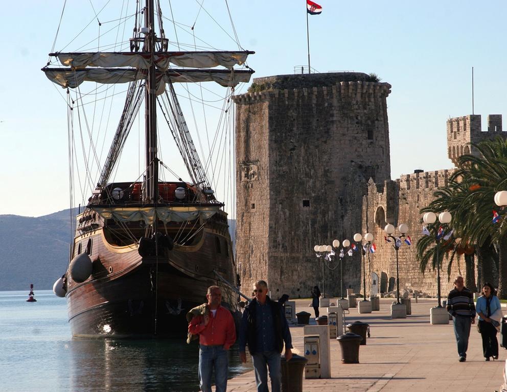 Dimora Picco Bello Trogir Bagian luar foto