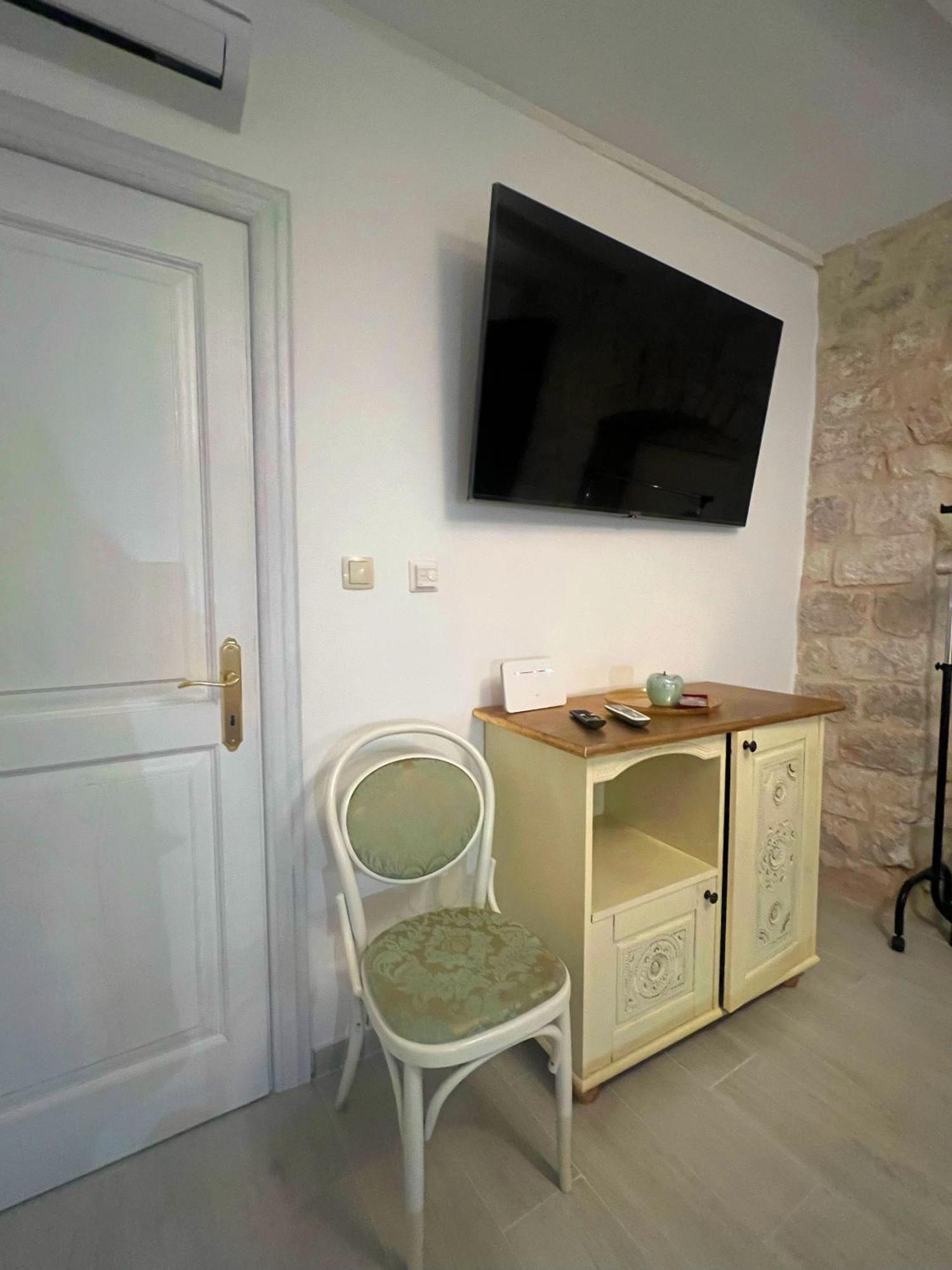 Dimora Picco Bello Trogir Bagian luar foto
